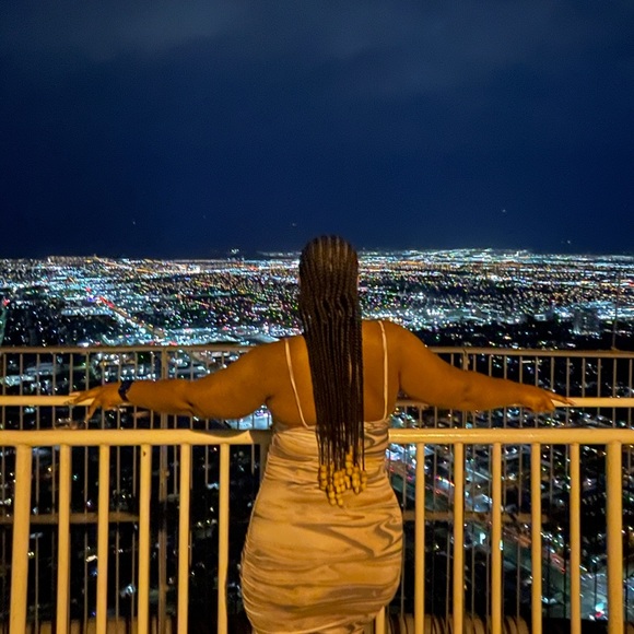 Meet Your Posher - Picture 2 of 7